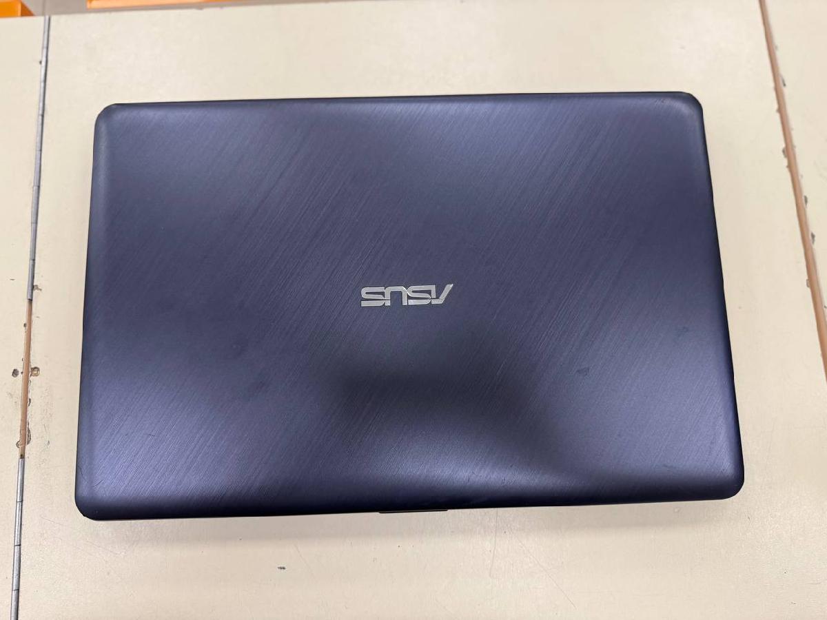 Ноутбук ASUS; Core i3-7020U, GeForce MX110, 8 Гб, Нет, 1 Tb