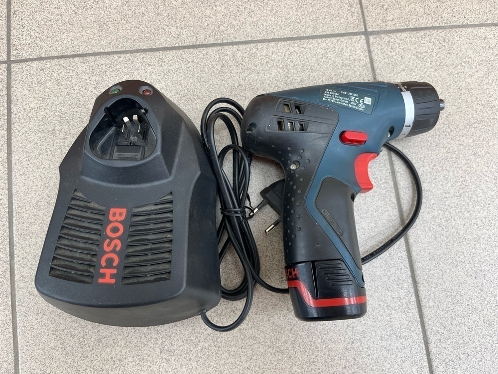 Шуруповерт Bosch GSR 10.8 LI