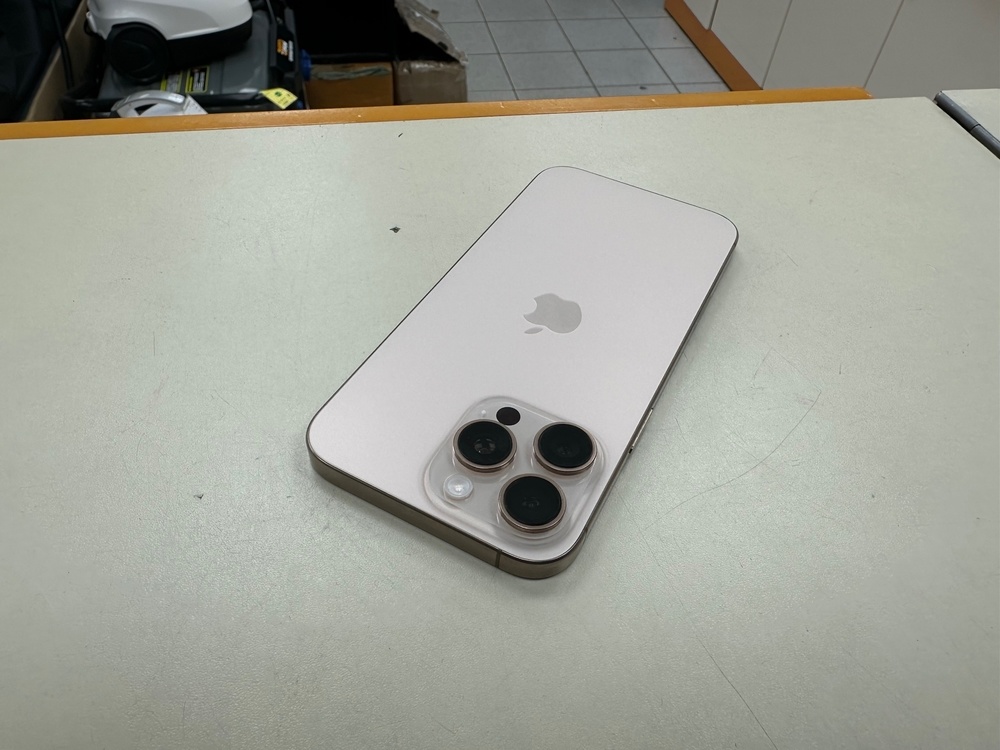 Смартфон Apple Iphone 16 Pro 256Gb