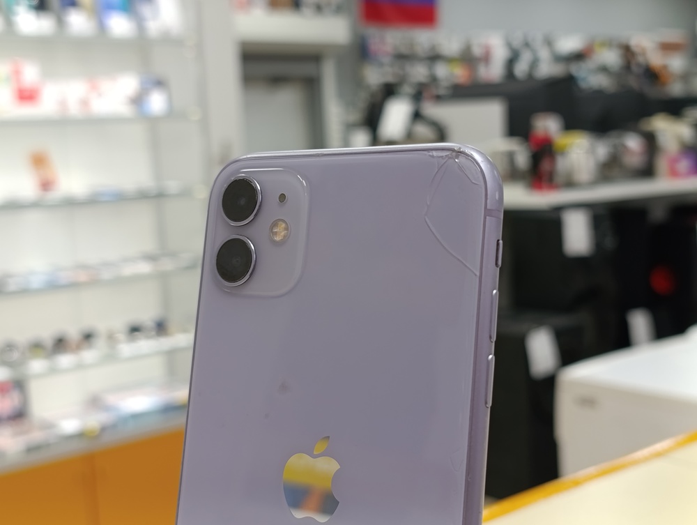 Смартфон Apple iPhone 11 64Gb