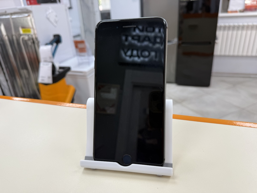 Смартфон Apple iPhone 8 Plus 64Gb
