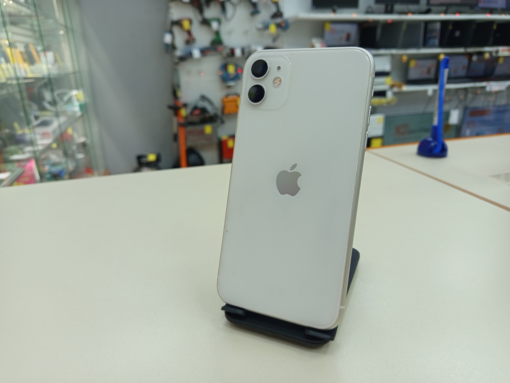 Смартфон Apple iPhone 11 64Gb