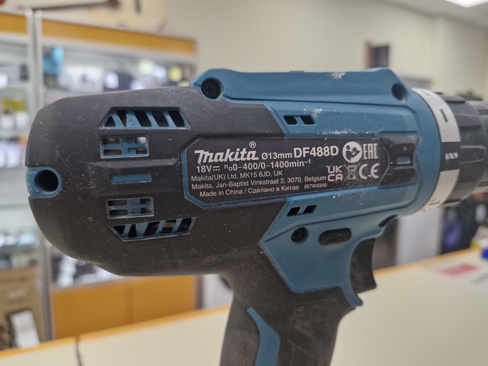 Шуруповерт Makita DF488D