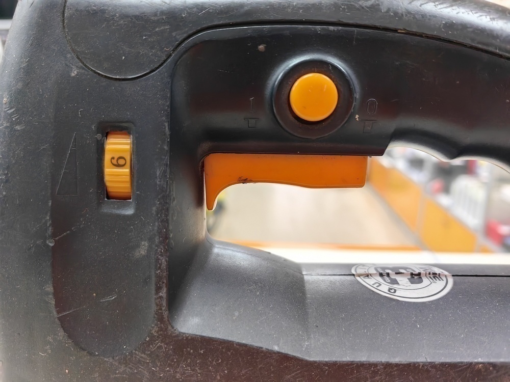 Лобзик Defort DJS-600N