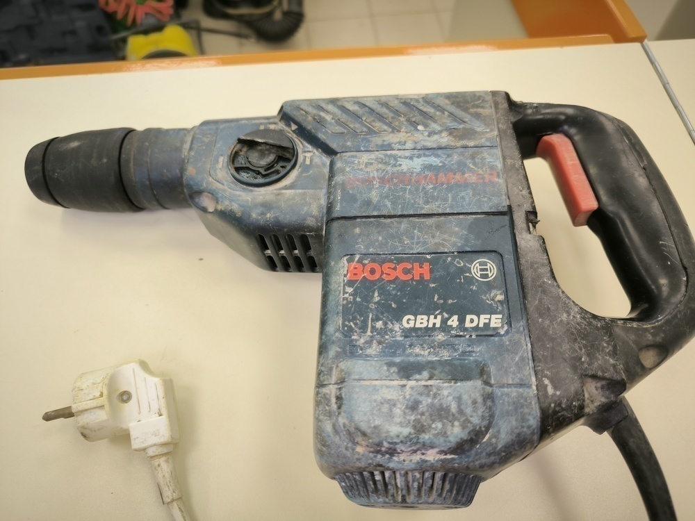 Перфоратор Bosch GBH4-DFE