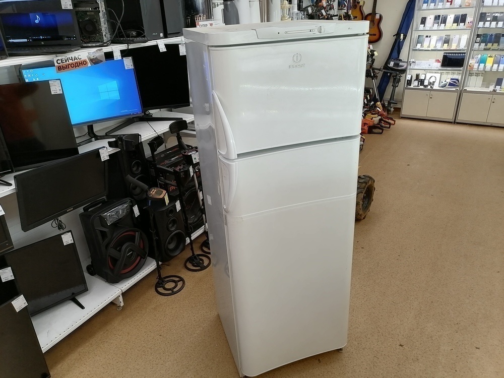Холодильник Indesit RA32G.015