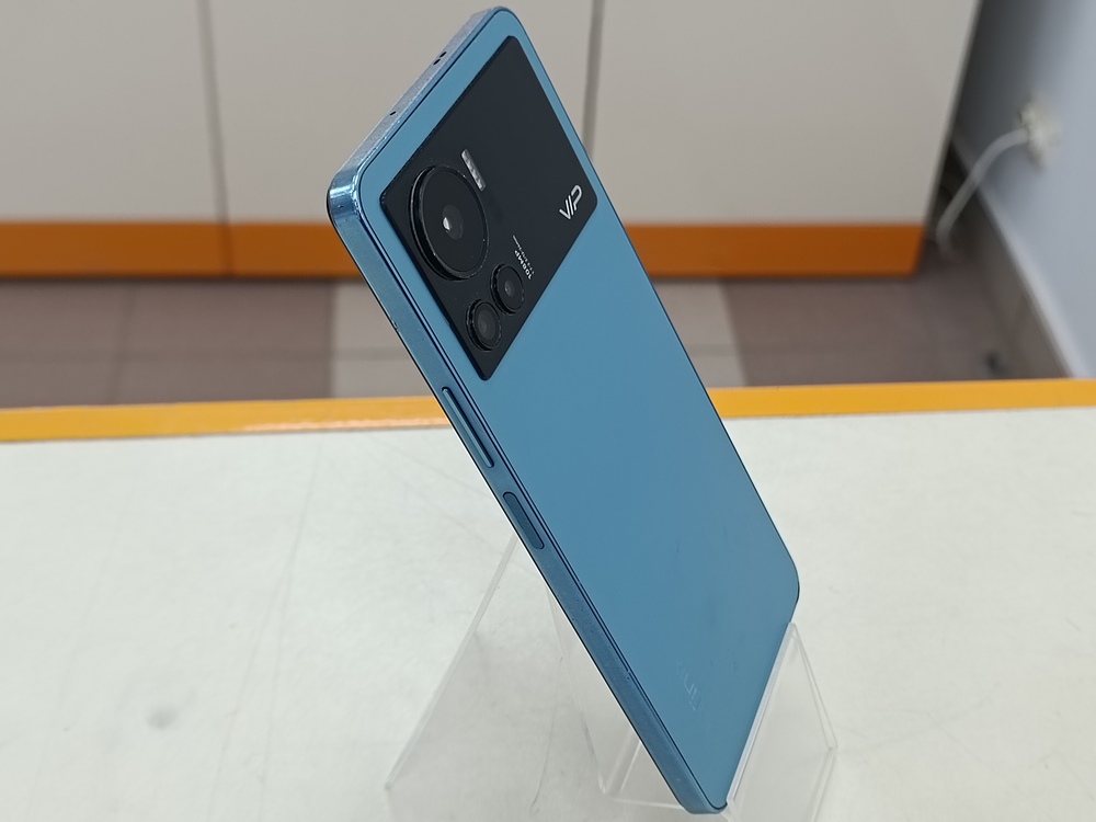 Смартфон Infinix Note 12 VIP 8/256