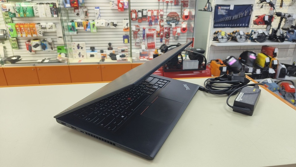 Ноутбук Lenovo t460s; Core i5-6300U, Intel HD Graphics 520, 8 Гб, 250 Гб, Нет