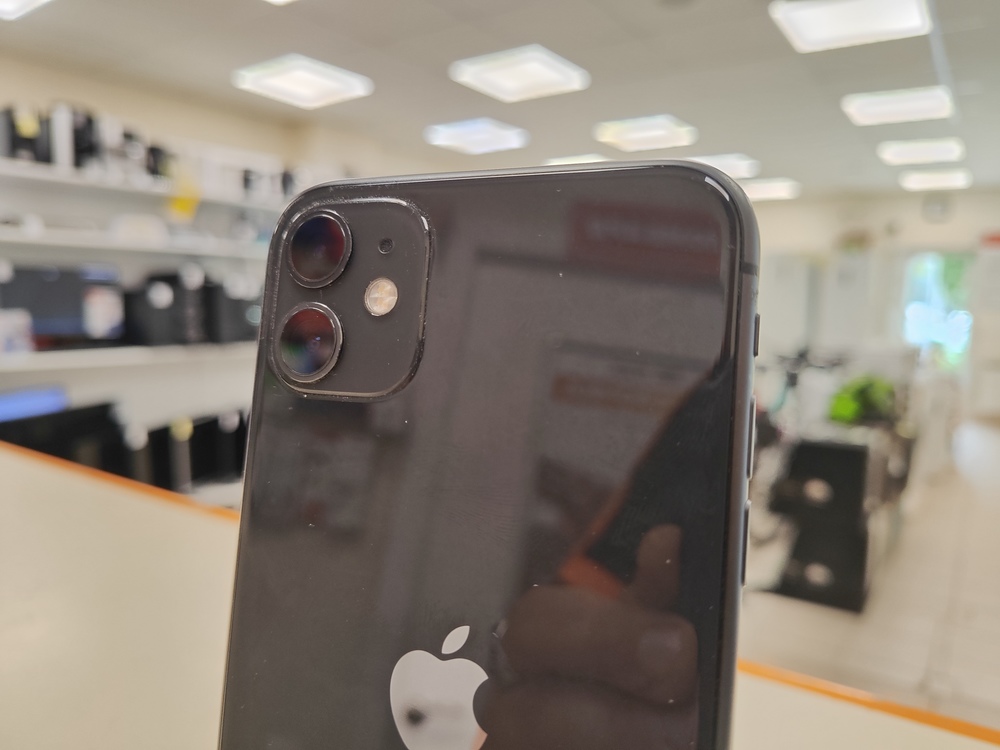 Смартфон Apple iPhone 11 64Gb