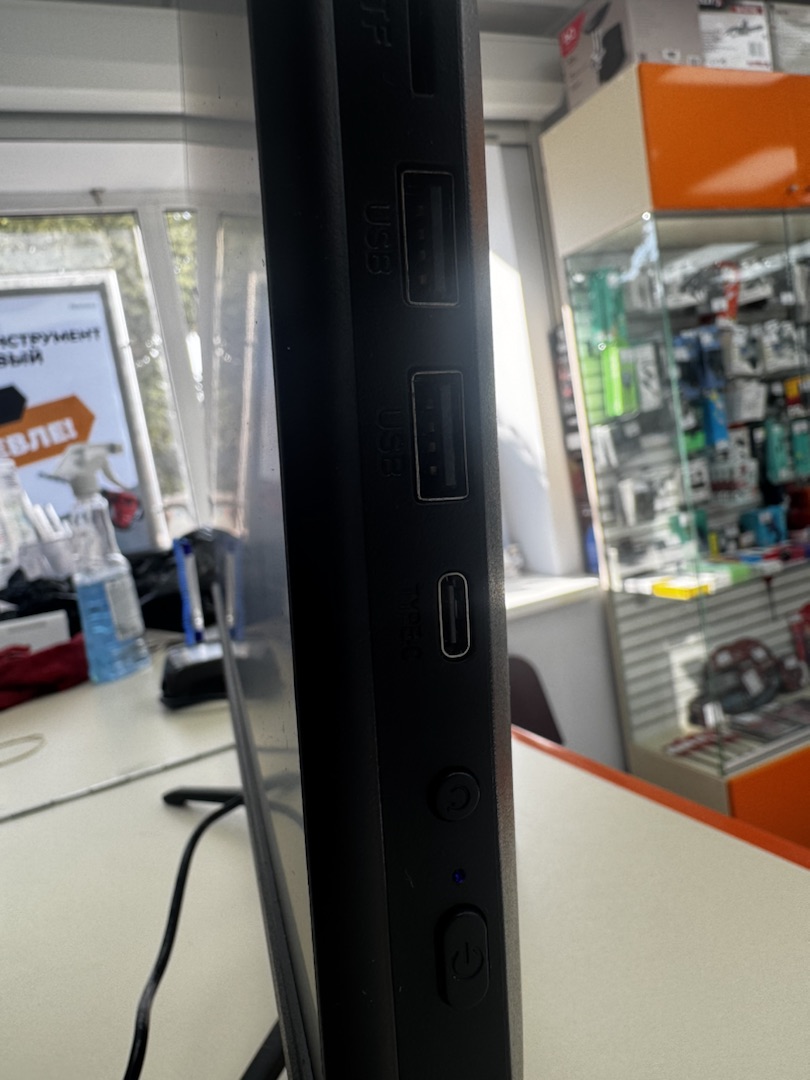 Моноблок IRU; Core i3-1220P, Intel UHD Graphics, 8 Гб, 256 Гб, Нет