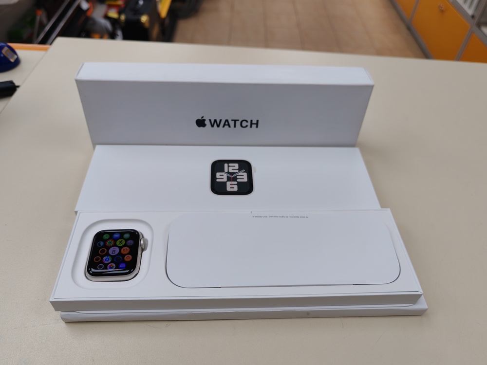 Смарт-часы Apple Watch SE 2022 40mm