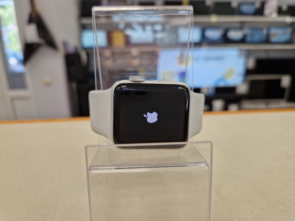 Смарт-часы Apple Watch Series 3 38 мм