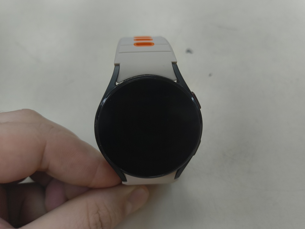 Смарт-часы Samsung Watch 4 40mm