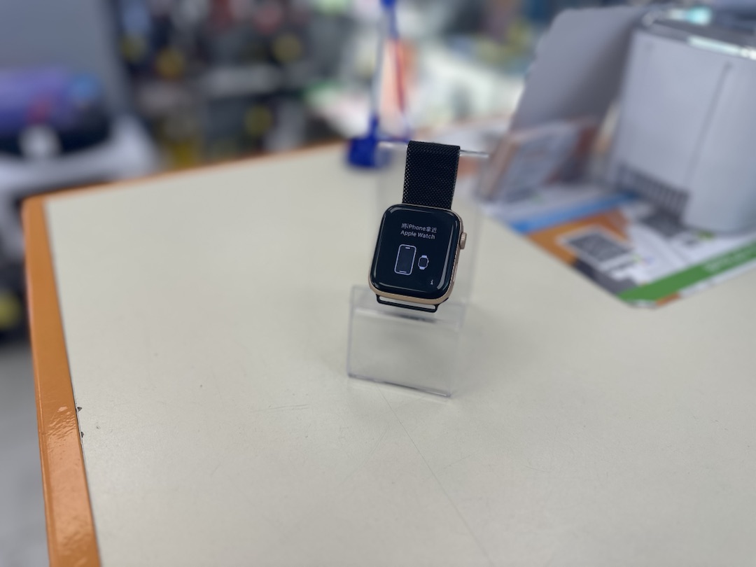 Смарт-часы Apple Watch SE 44mm