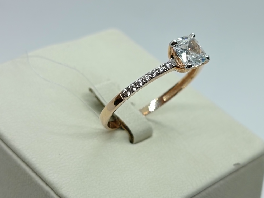 КОЛЬЦО С КАМНЯМИ (Au 585)