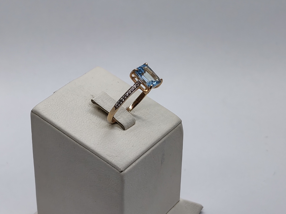 КОЛКМИ375 КОЛЬЦО С КАМНЯМИ (Au 375)