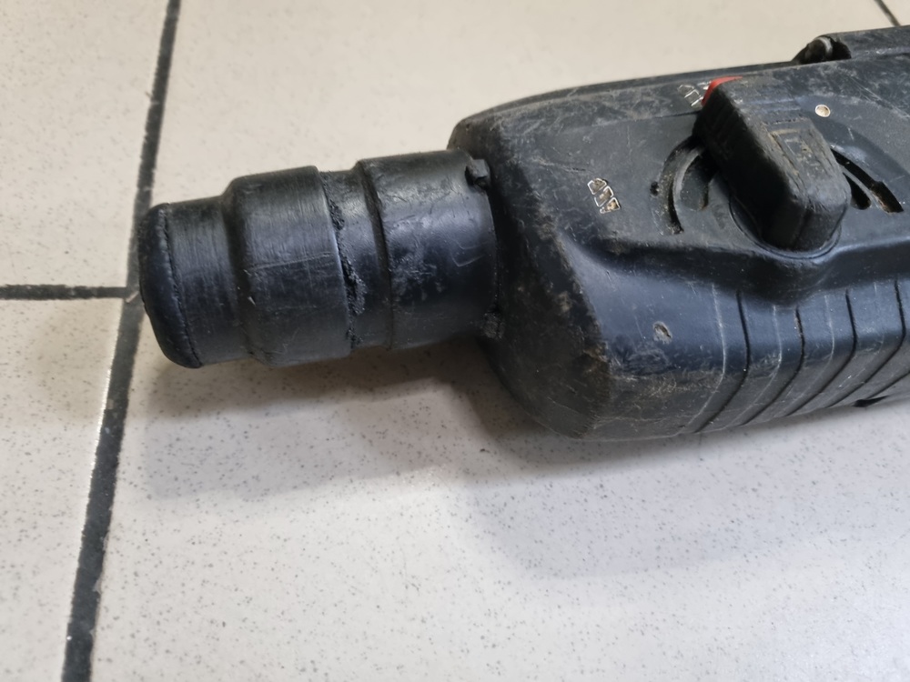 Перфоратор Makita HR2470