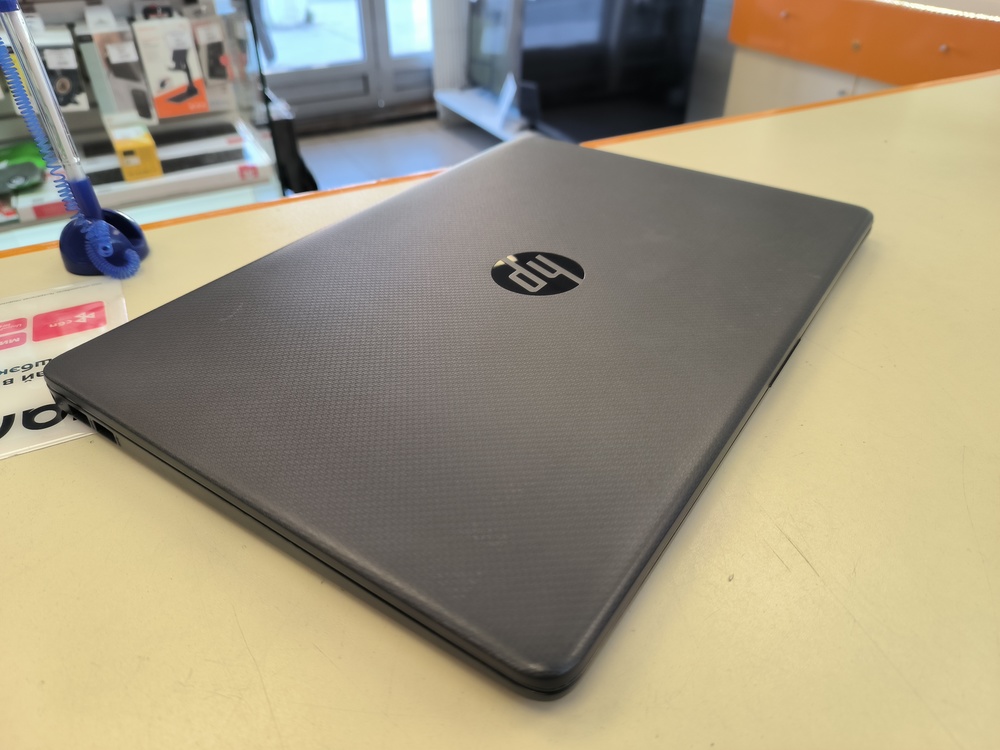Ноутбук HP 15s-eq1136ur; Athlon 3050U, AMD Radeon (TM) Graphics, 4 Гб, 256 Гб, Нет