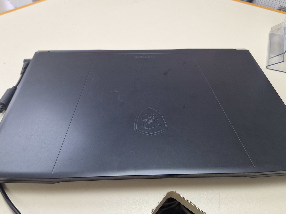 Ноутбук MSI; Core I5-12450H, GeForce RTX 3050, 8 Гб, 512 GB, Нет