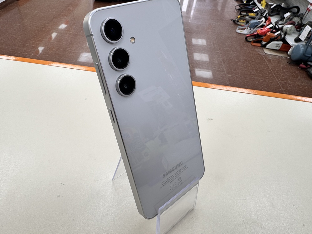 Смартфон Samsung Galaxy S24 FE 8/256