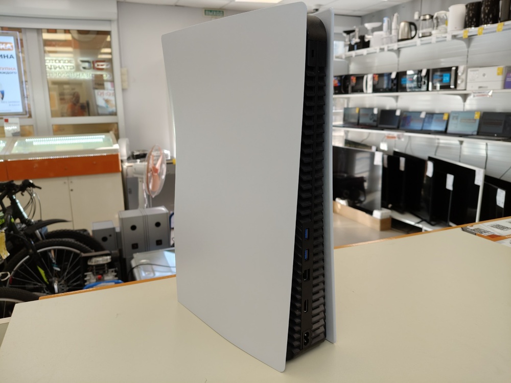 Игровая приставка PlayStation 5 825Gb (С дисководом)