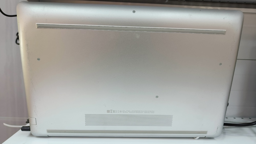 Ноутбук HP 17-ca2028ur; Ryzen 3 3250U, AMD Radeon (TM) Graphics, 6 Гб, 512 GB, Нет