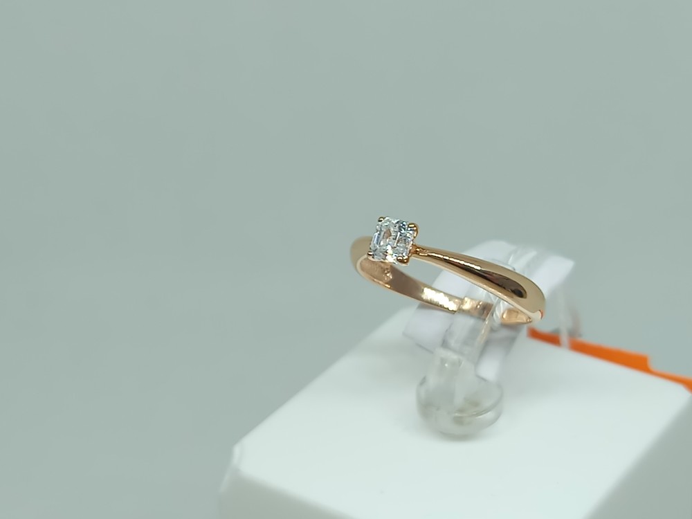 КОЛКМ585 КОЛЬЦО С КАМНЕМ (Au 585)