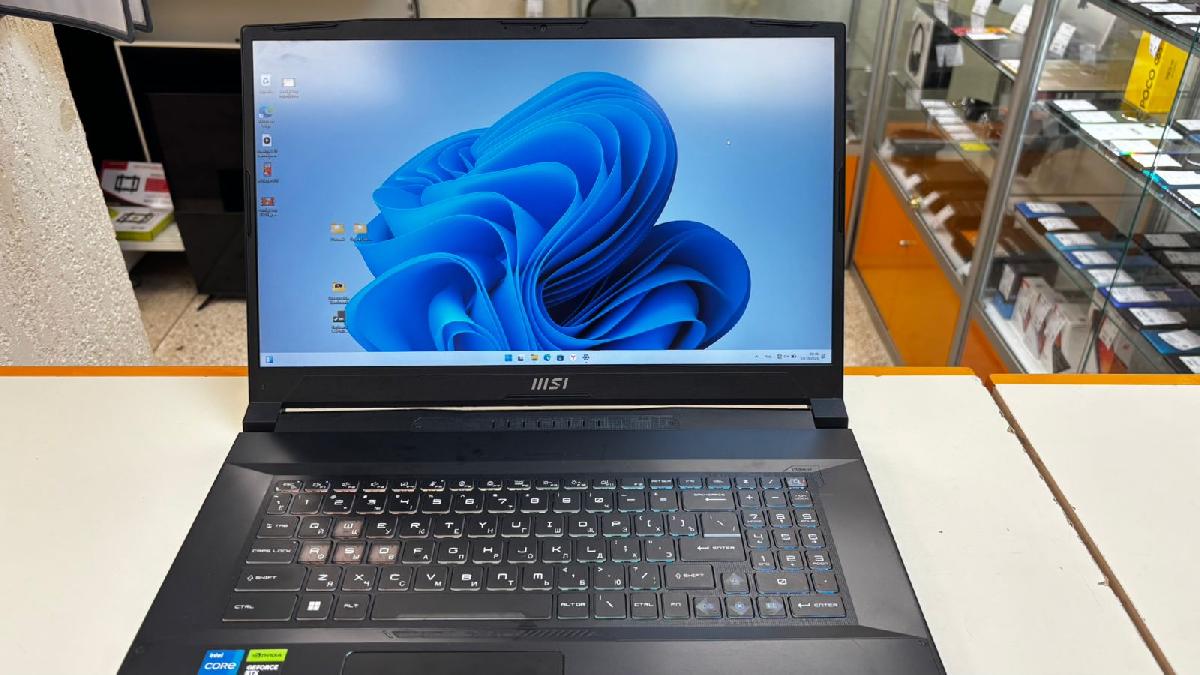 Ноутбук MSI Katana 17 B12VFK-424RU; Core I5-12450H, Geforce RTX 4060, 16 Гб, 512 GB, Нет