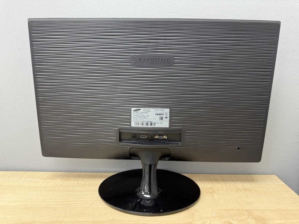 Монитор Samsung LS24D300