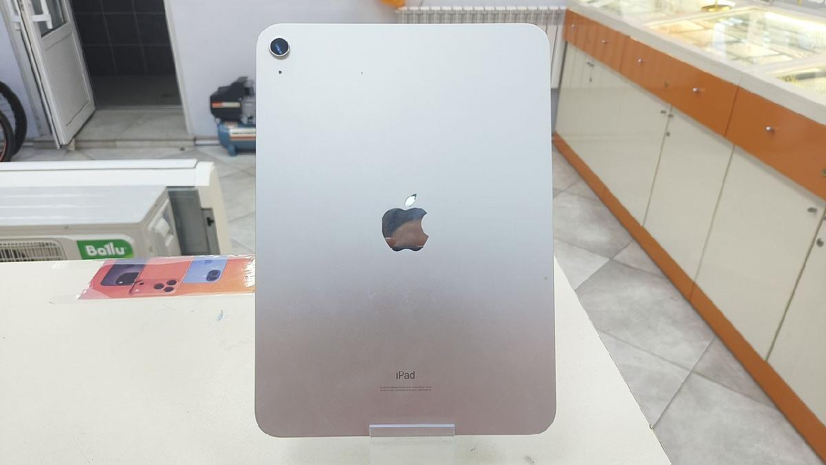 Планшет Apple iPad 10 64 ГБ (2022 A2696 (Wi-Fi)