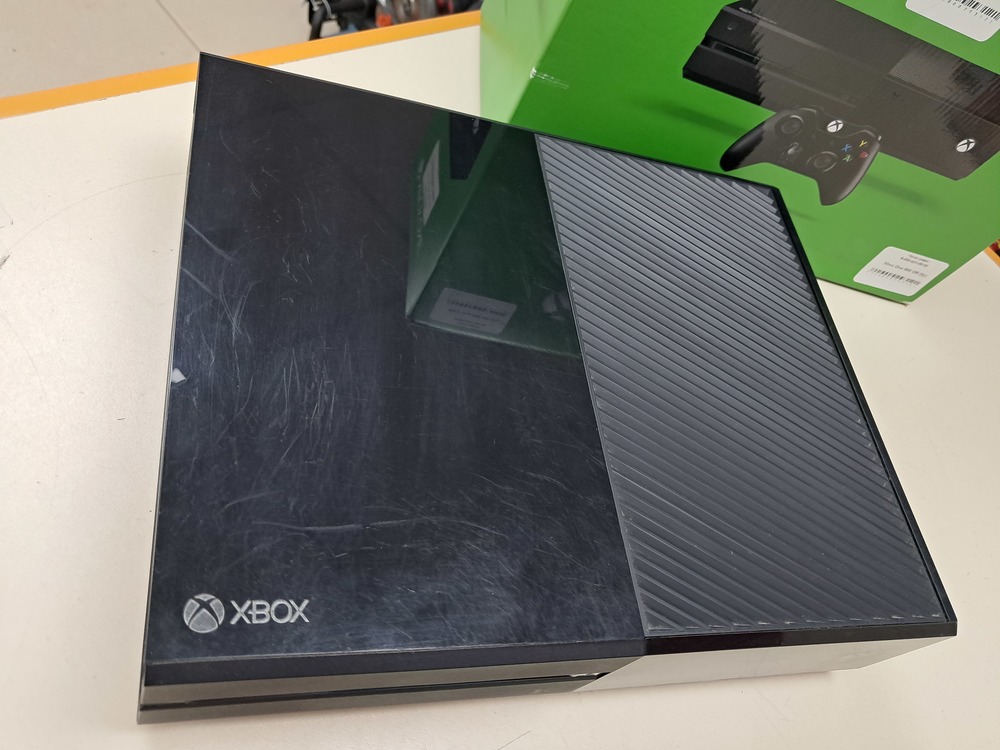 Игровая приставка Xbox One 500Gb