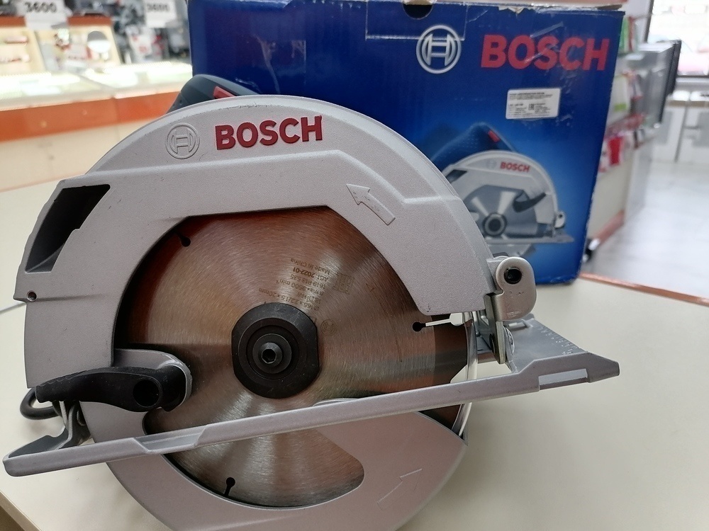 Дисковая пила Bosch GKS 600;