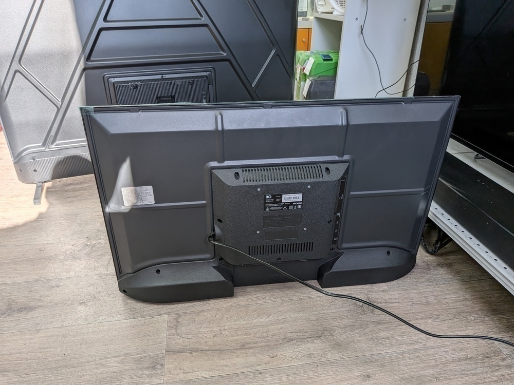 LED Телевизор BQ 32FS34B