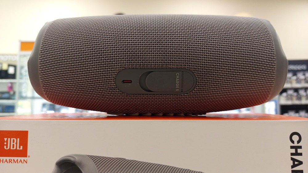 Портативная акустика JBL Charge 5