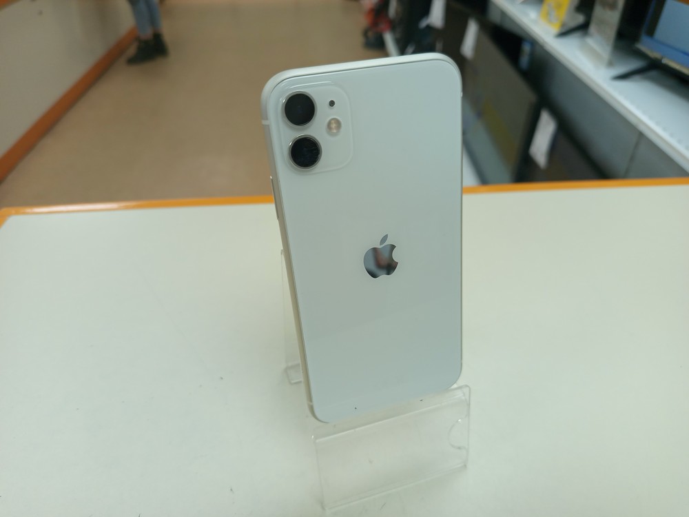 Смартфон Apple iPhone 11 64Gb