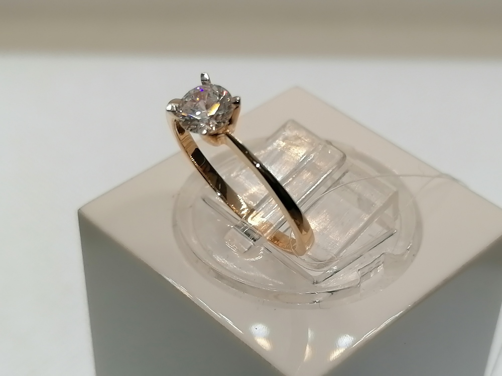 КОЛЬЦО С КАМНЯМИ (Au 585)