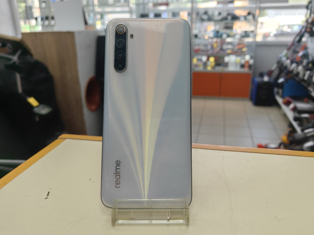 Смартфон Realme 6 4/128