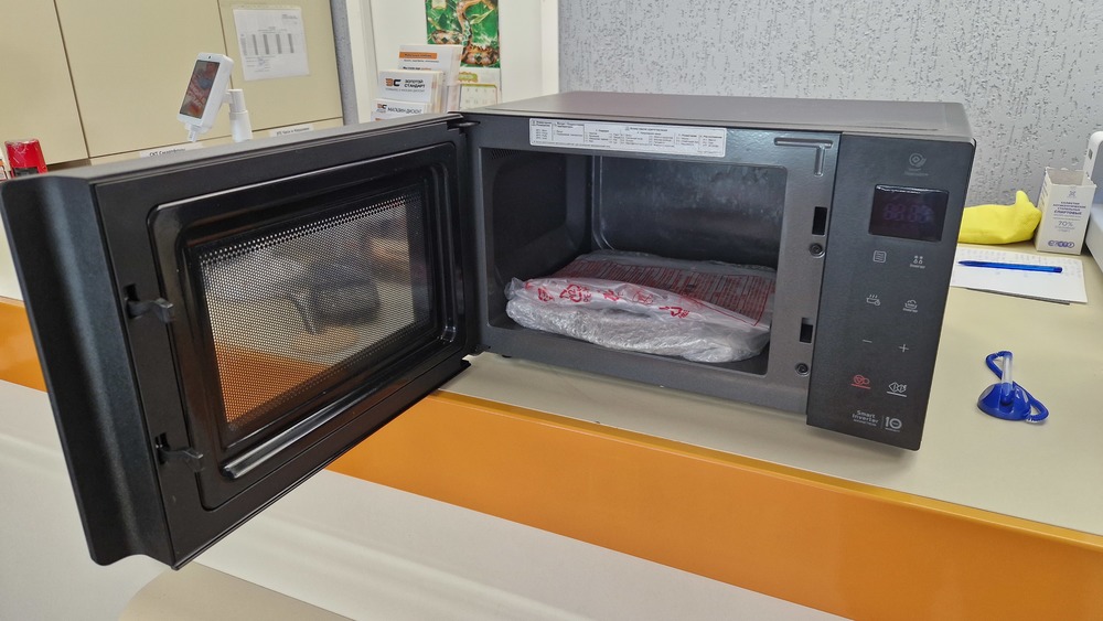 Микроволновая печь LG MW23W35GIB