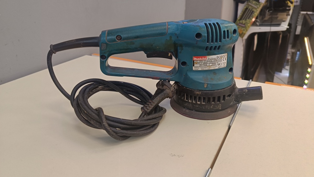 Шлифовальная машина Makita BO5020