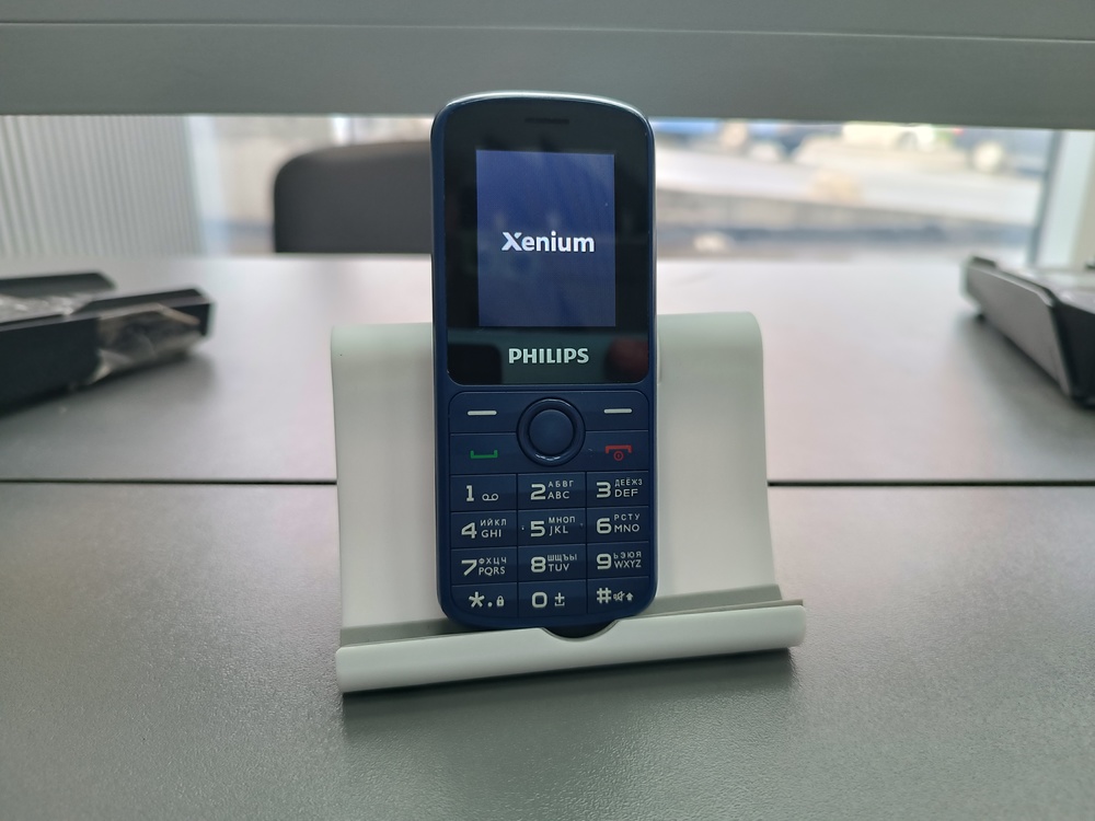Мобильный телефон Philips XENIUM E2101