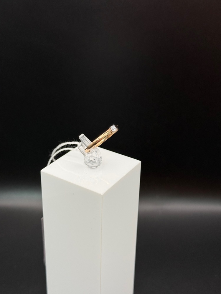 КОЛКМ375 КОЛЬЦО С КАМНЕМ (Au 375)