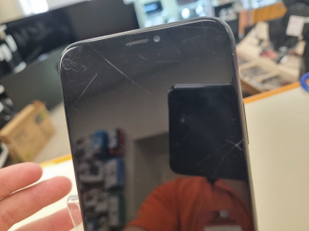 Смартфон Apple iPhone X 64Gb