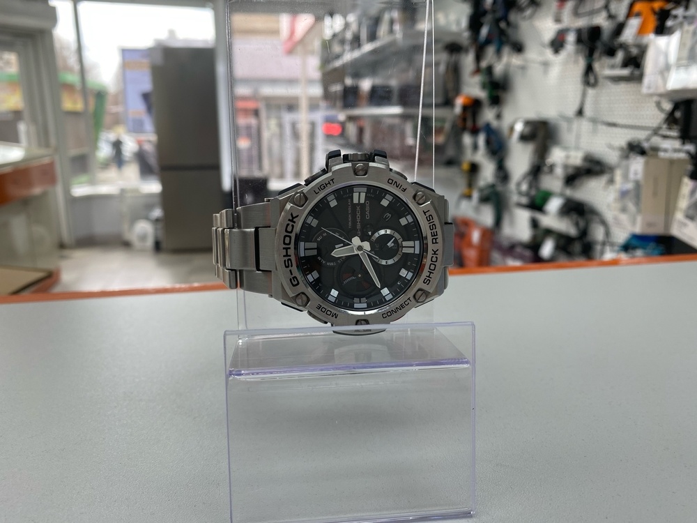 Часы наручные Casio GST B100