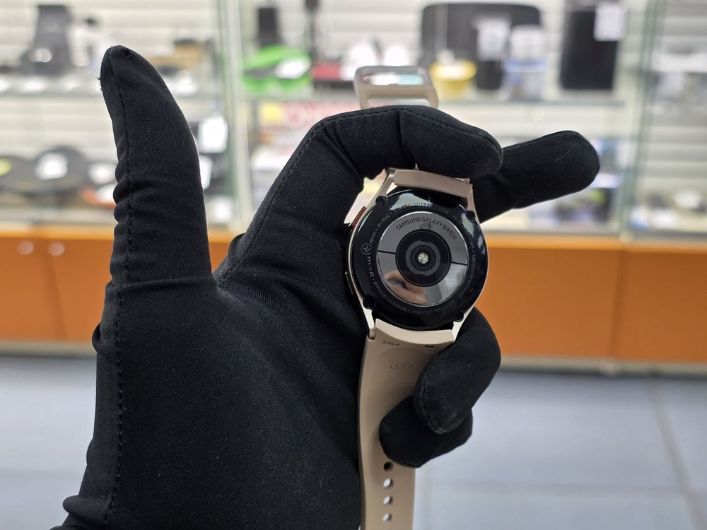 Смарт-часы Samsung Galaxy Watch 4 40mm