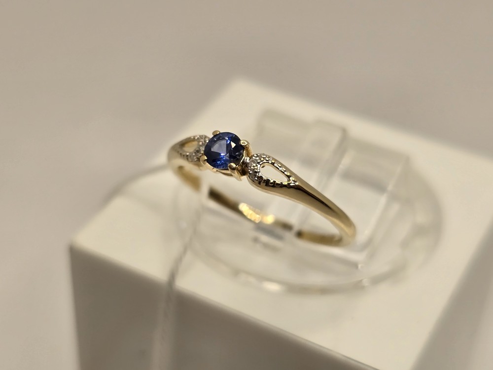 КОЛКМИ585 КОЛЬЦО С КАМНЯМИ (Au 585) КОЛКМИ585 КОЛЬЦО С КАМНЯМИ (Au 585)