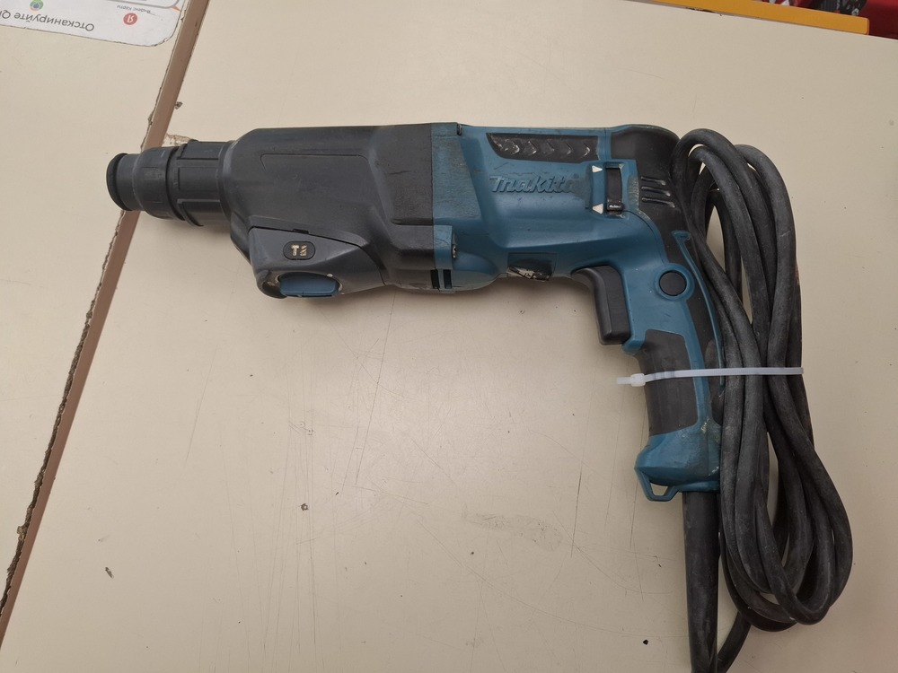 Перфоратор Makita HR2610