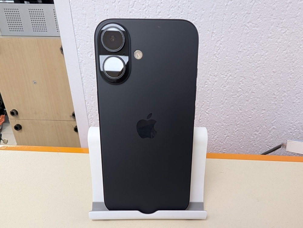 Смартфон Apple Iphone 16 128Gb