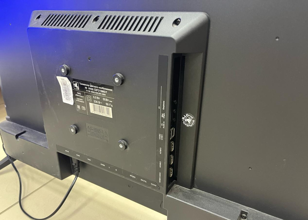 LED Телевизор HI RT-32F02FB