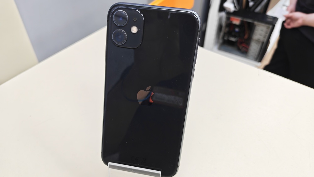 Смартфон Apple iPhone 11 64Gb