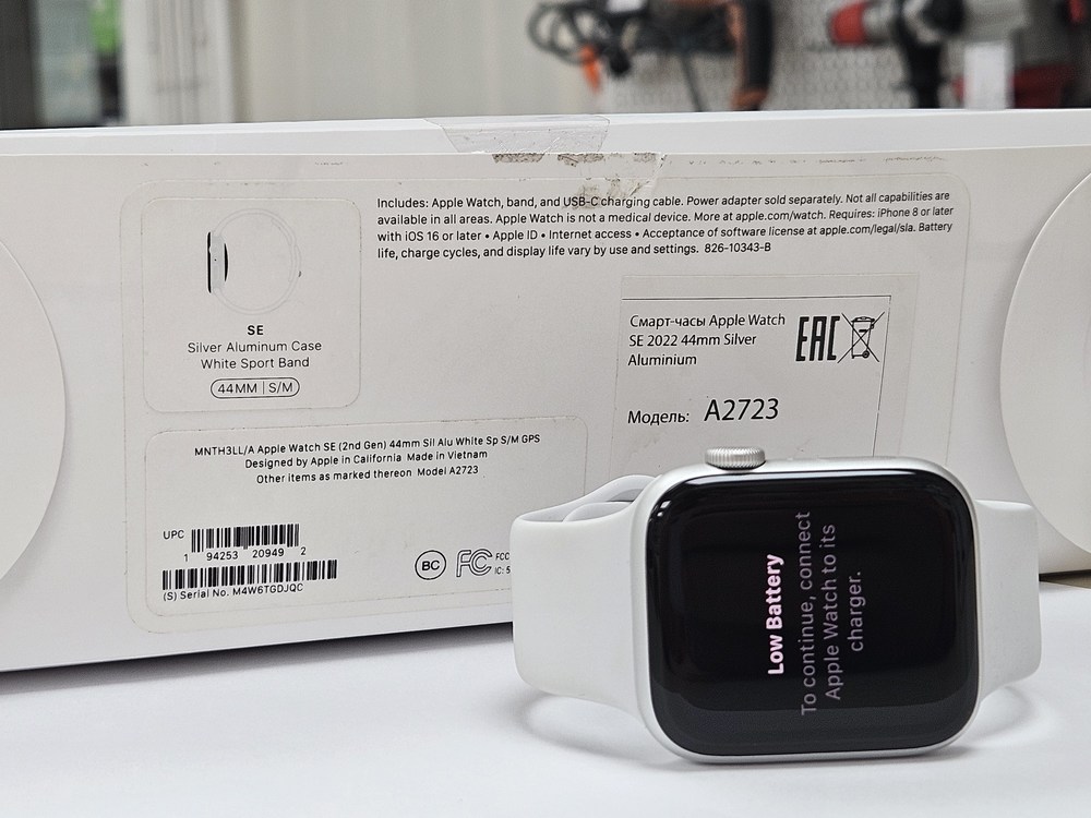 Смарт-часы Apple Watch SE 2022 44mm